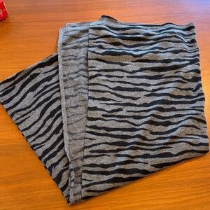 Nordstrom Gray and Black Patterned Cashmere Wrap